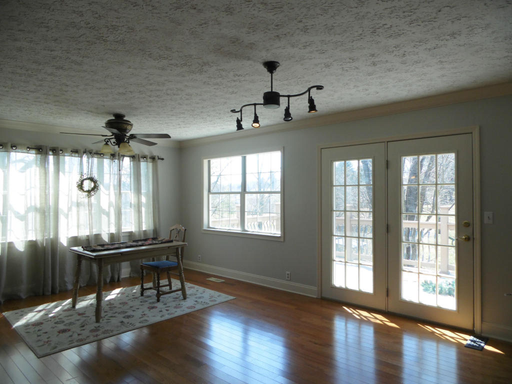 367 Eagle Bluff Rd, Jacksboro, TN 37757 photo 11