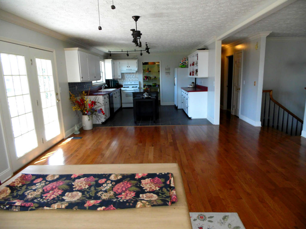 367 Eagle Bluff Rd, Jacksboro, TN 37757 photo 17
