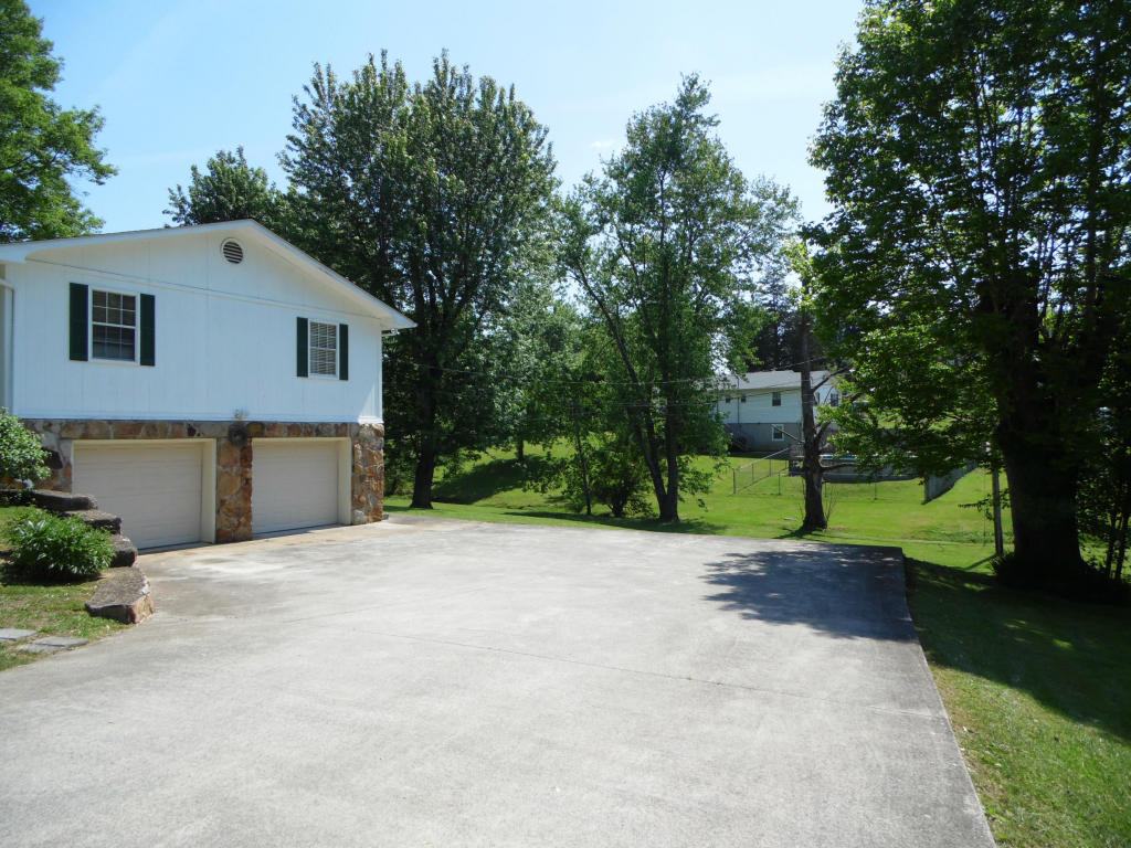 367 Eagle Bluff Rd, Jacksboro, TN 37757 photo 4