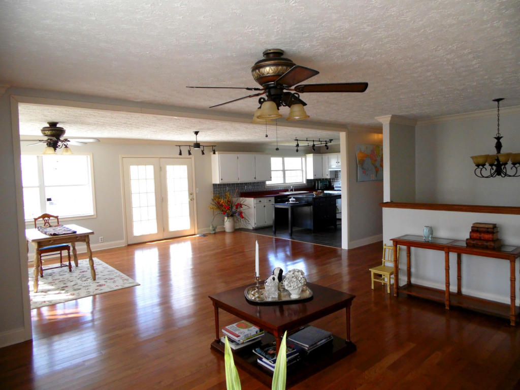 367 Eagle Bluff Rd, Jacksboro, TN 37757 photo 19