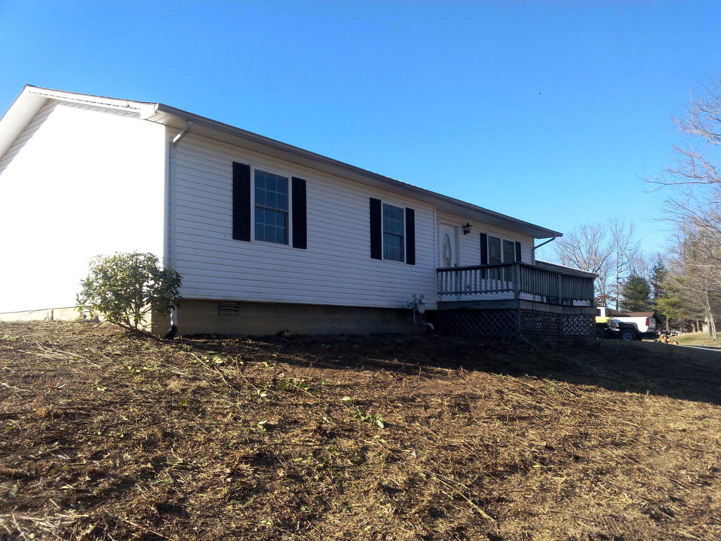 489 Summit, Oneida, TN 37841 photo 3