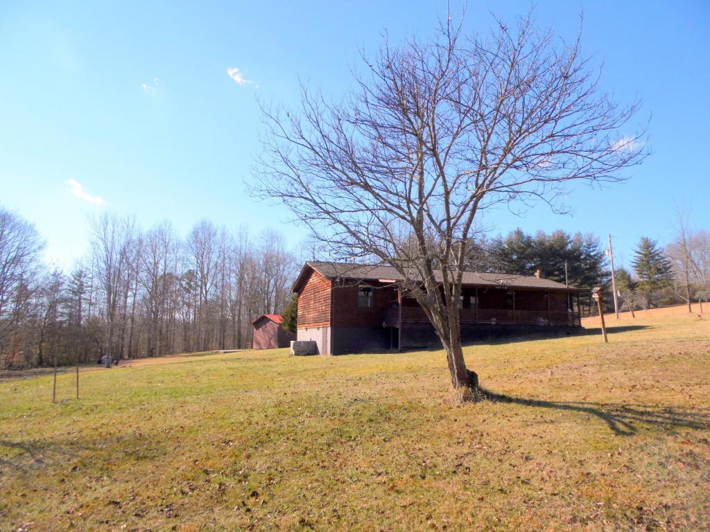 959 Knotty Pine Ln, Duff, TN 37729 photo 3