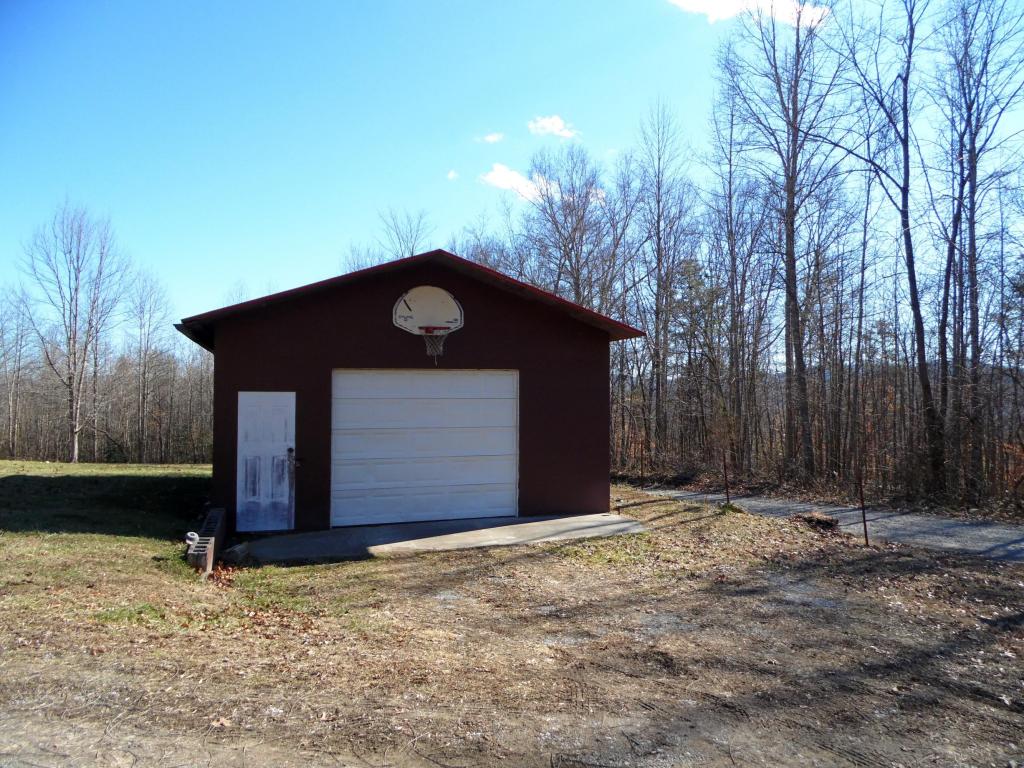 959 Knotty Pine Ln, Duff, TN 37729 photo 4