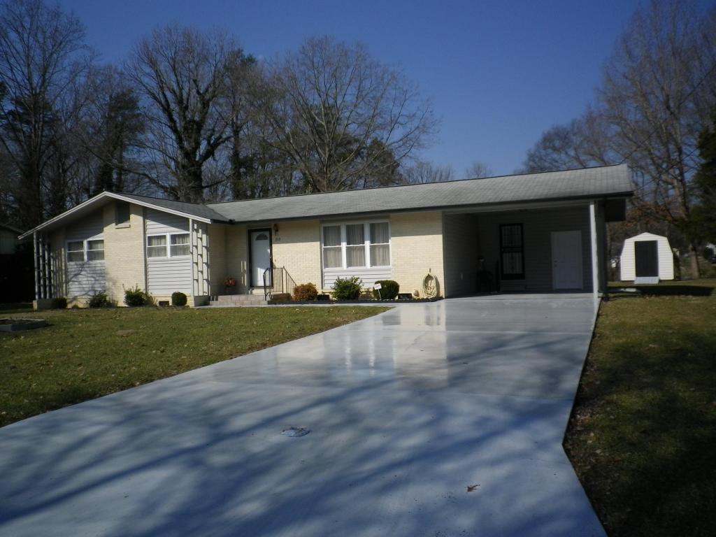 219 N Apache Dr, Clinton, TN 37716 photo 3