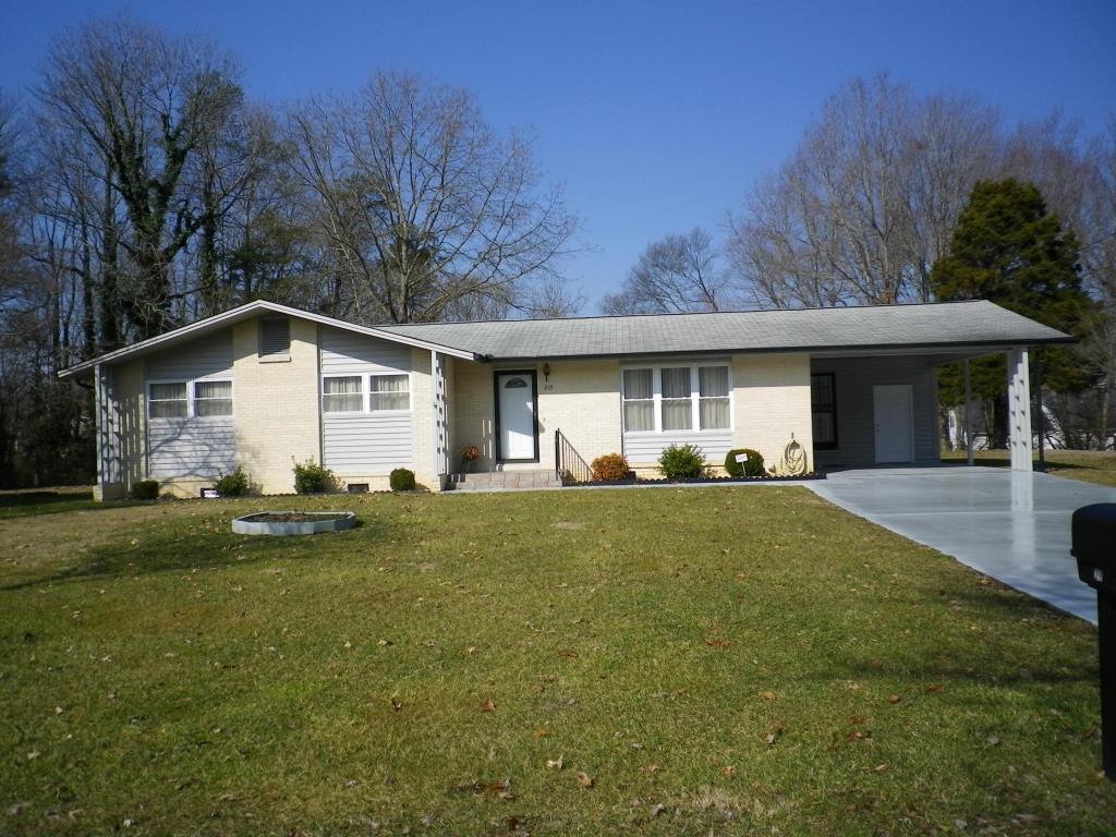 219 N Apache Dr, Clinton, TN 37716 photo 1