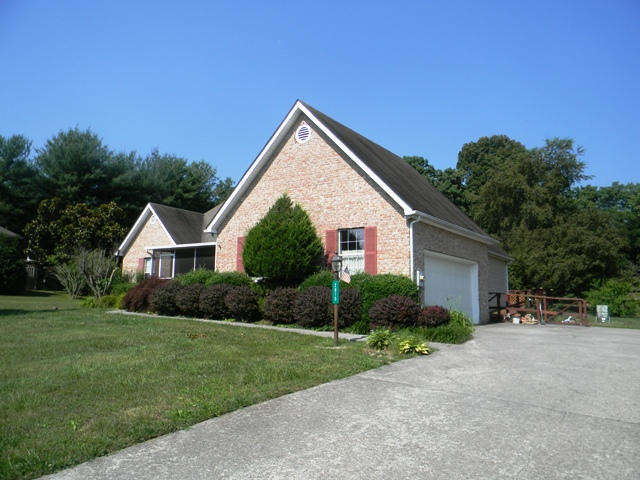 2815 Lake Forest Cir, Talbott, TN 37877 photo 2
