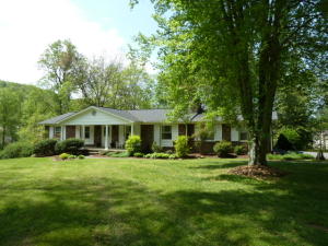905 Irwin Rd, Powell, TN 37849 photo 1