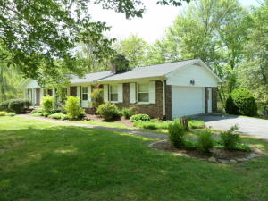 905 Irwin Rd, Powell, TN 37849 photo 2