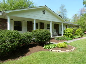 905 Irwin Rd, Powell, TN 37849 photo 3