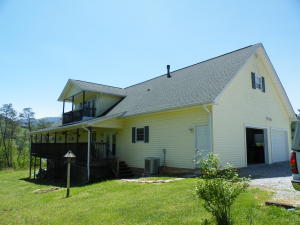 302 Webb Rd, Townsend, TN 37882 photo 3