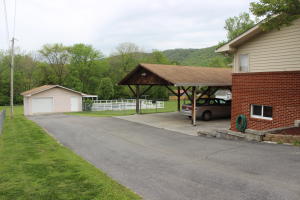 219 Eagle Bluff Rd, Jacksboro, TN 37757 photo 5