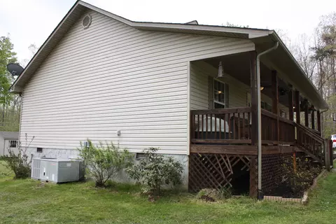 1392 Pilgrim Dr, Grimsley, TN 38565 photo 3