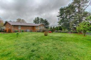 565 Ronald Dr, Talbott, TN 37877 photo 4