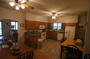 581 Shady Ln, Oneida, TN 37841 photo 4