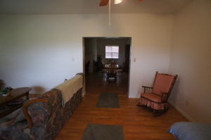 581 Shady Ln, Oneida, TN 37841 photo 2
