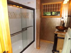 357 Half Moon Cir, Spring City, TN 37381 photo 12