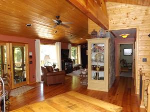 357 Half Moon Cir, Spring City, TN 37381 photo 4