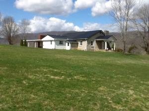 514 Gibson Station Rd, Ewing, VA 24248 photo 5