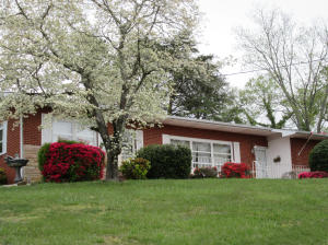 308 Maple St, Clinton, TN 37716 photo 1