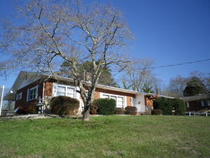 308 Maple St, Clinton, TN 37716 photo 2