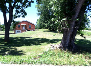 2006 Loop Rd, La Follette, TN 37766 photo 2