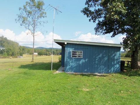 153 Posey Ln, Oneida, TN 37841 photo 3
