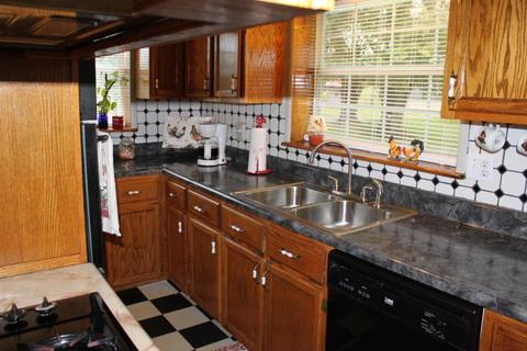 153 Posey Ln, Oneida, TN 37841 photo 6