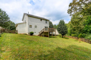 2106 Ember Brook Ln, Powell, TN 37849 photo 2