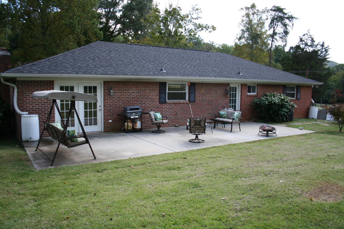 325 Irwin Rd, Powell, TN 37849 photo 3