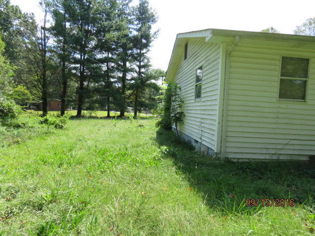 332 Hillcrest Dr, Oneida, TN 37841 photo 3