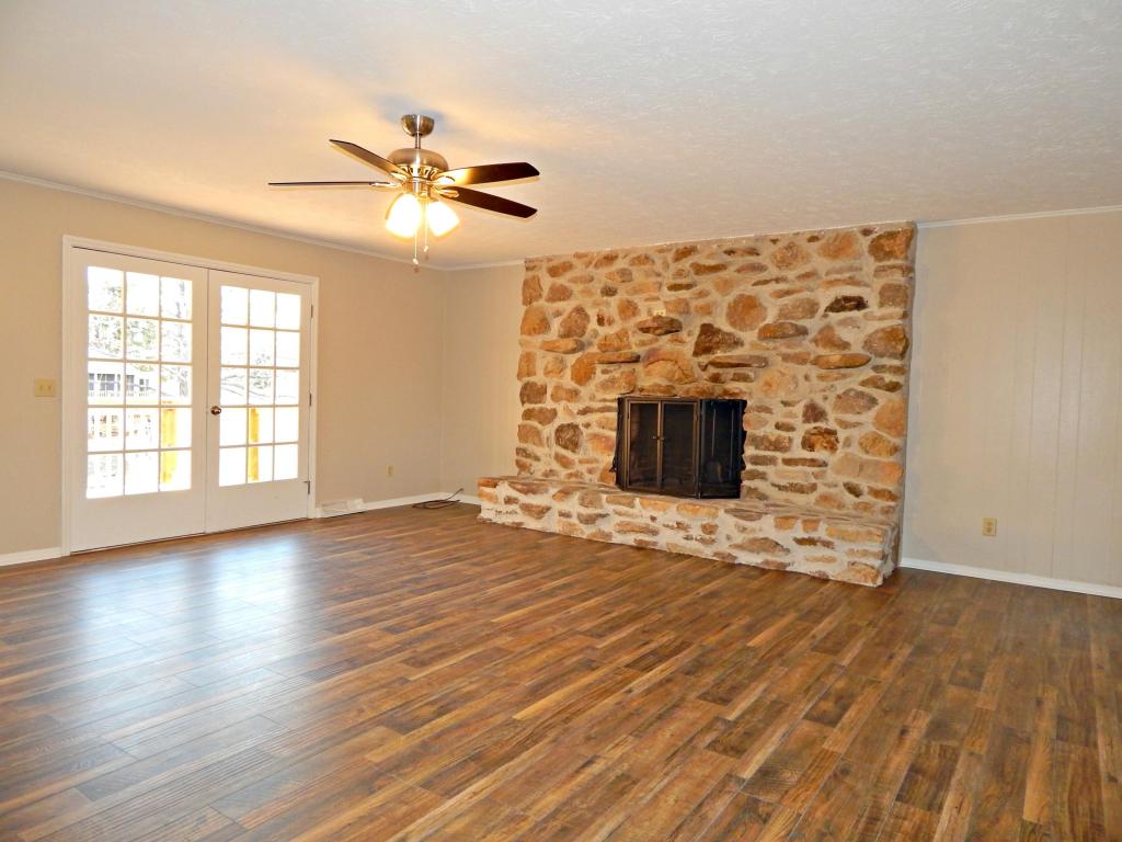 527 E Cunningham St, Alcoa, TN 37701 photo 3