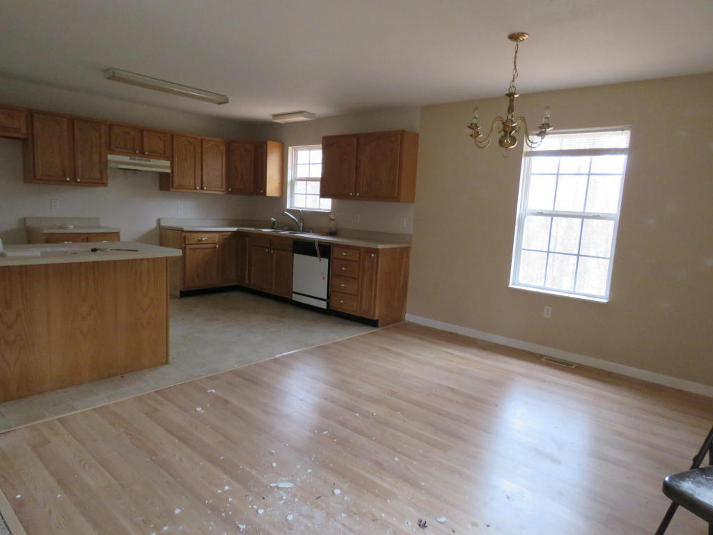 111 Cooper Dr, Clinton, TN 37716 photo 5