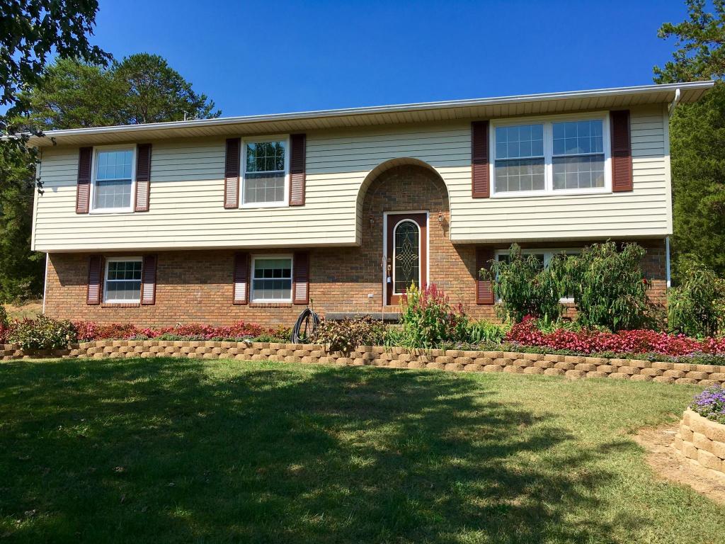 1964 E Wolf Valley Rd, Heiskell, TN 37754 photo 1