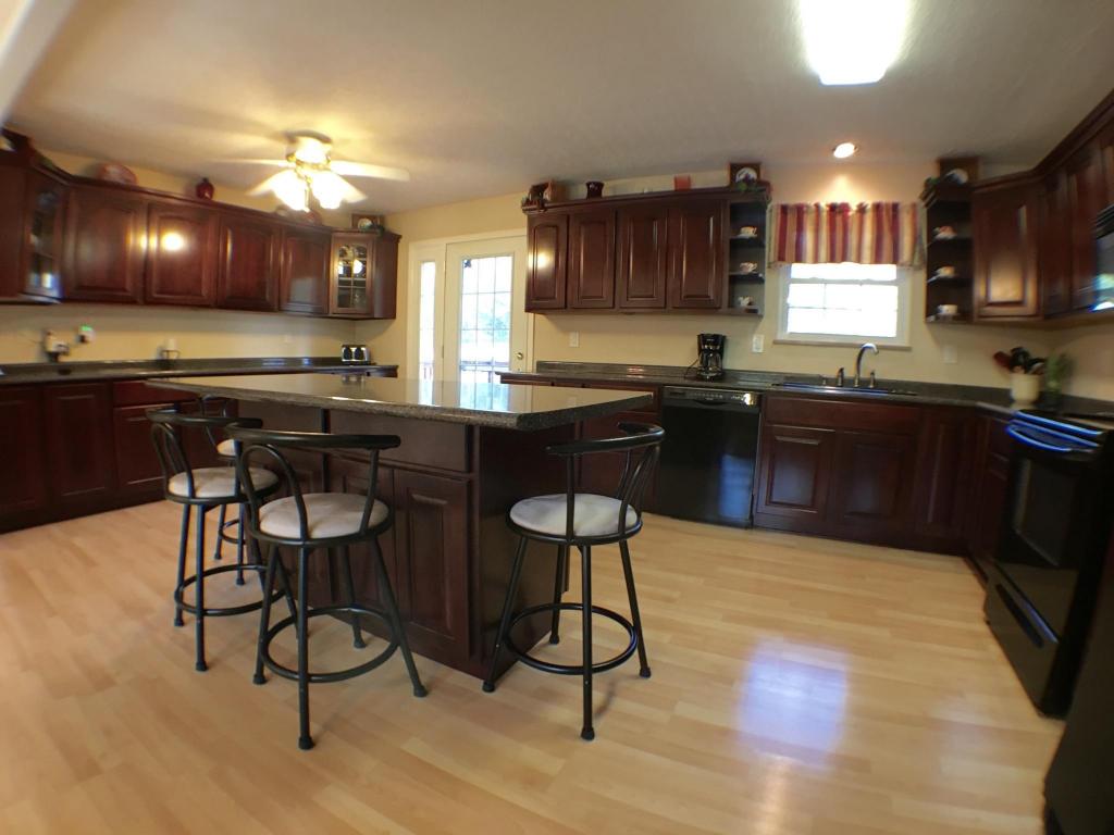 1964 E Wolf Valley Rd, Heiskell, TN 37754 photo 6