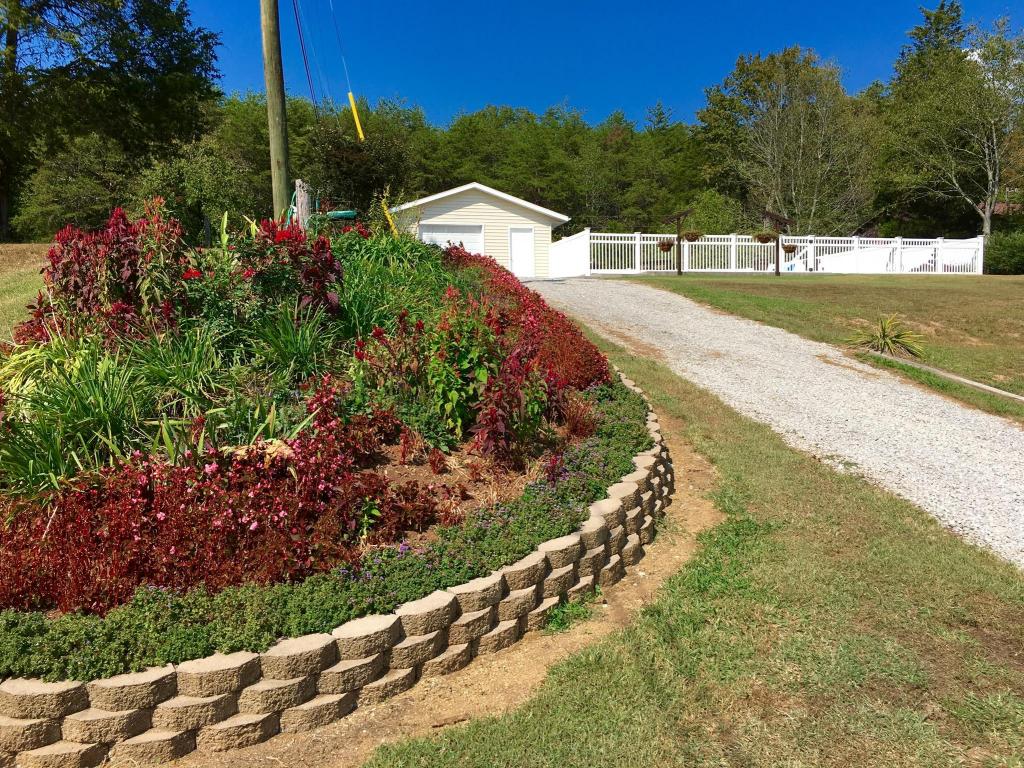 1964 E Wolf Valley Rd, Heiskell, TN 37754 photo 38