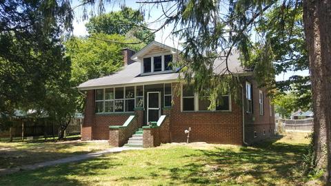 802 Gloucester Ave, Middlesboro, KY 40965 photo 1