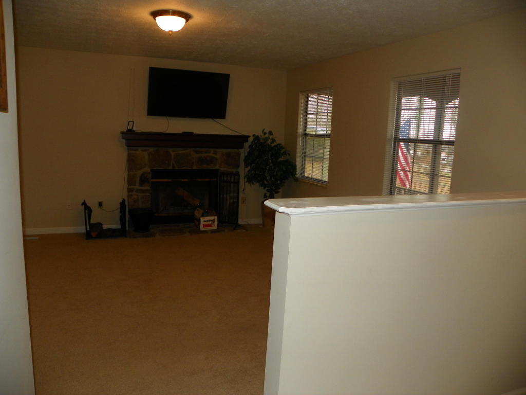 174 White Loop Rd, Clinton, TN 37716 photo 12
