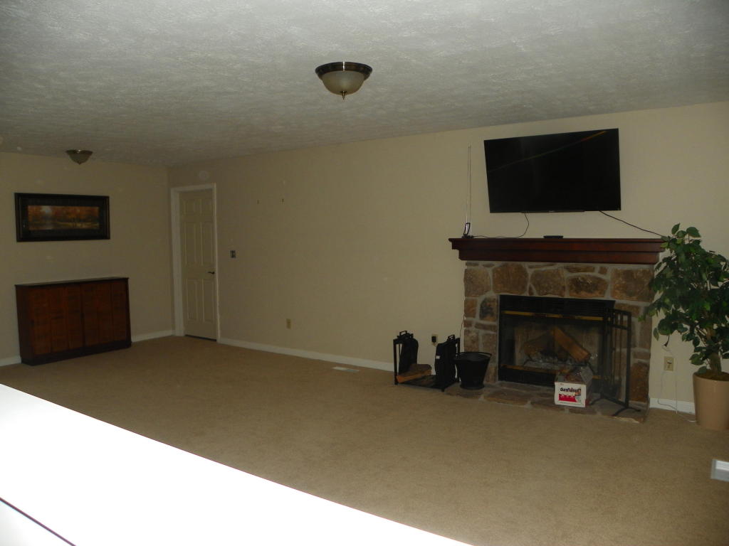 174 White Loop Rd, Clinton, TN 37716 photo 9