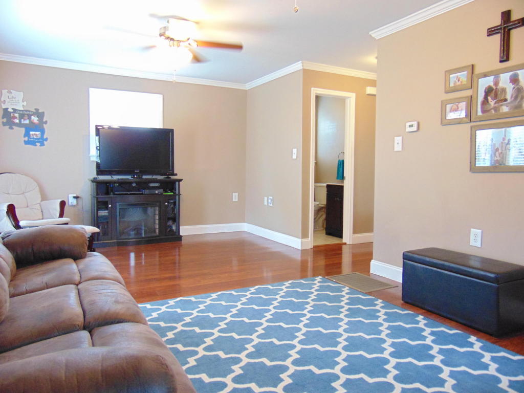 178 Moore Ln, Powell, TN 37849 photo 8