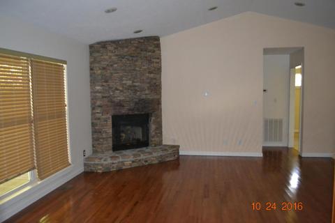 835 Wallace Way, Grimsley, TN 38565 photo 3