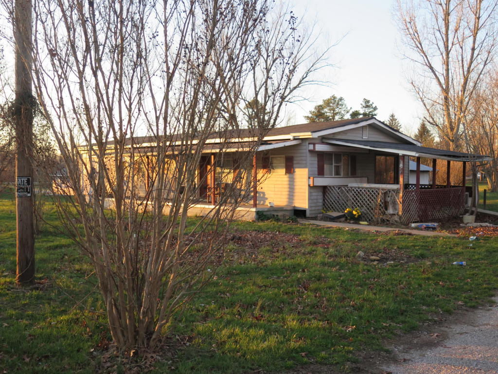 1113 Roberts Loop, Grimsley, TN 38565 photo 4
