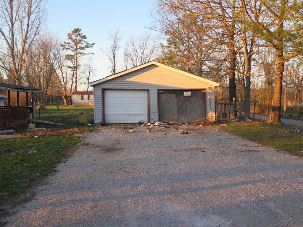 1113 Roberts Loop, Grimsley, TN 38565 photo 3