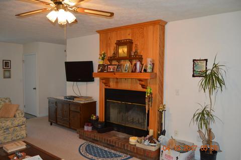 1046 Pine Rdg, Clarkrange, TN 38553 photo 3