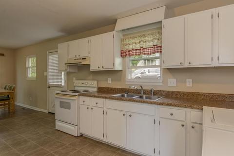 105 Jay Ln, Oak Ridge, TN 37830 photo 4