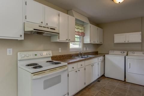 105 Jay Ln, Oak Ridge, TN 37830 photo 3