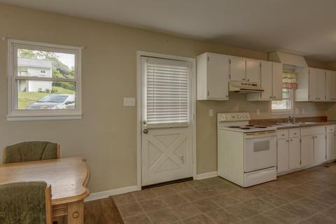 105 Jay Ln, Oak Ridge, TN 37830 photo 2