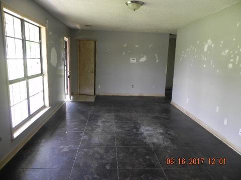396 Junior Dr, Covington, TN 38019 photo 3