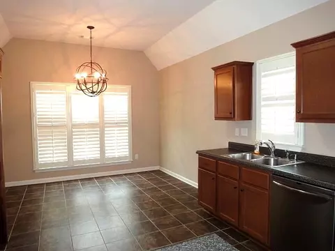 8708 Nuthatch Ln, Olive Branch, MS 38654 photo 9