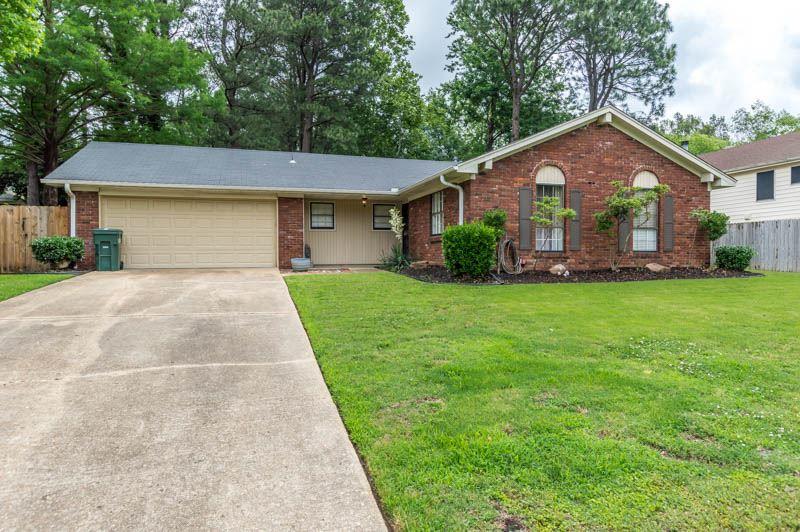 8208 Buckingham Dr, Southaven, MS 38671 15 Photos MLS 10027695