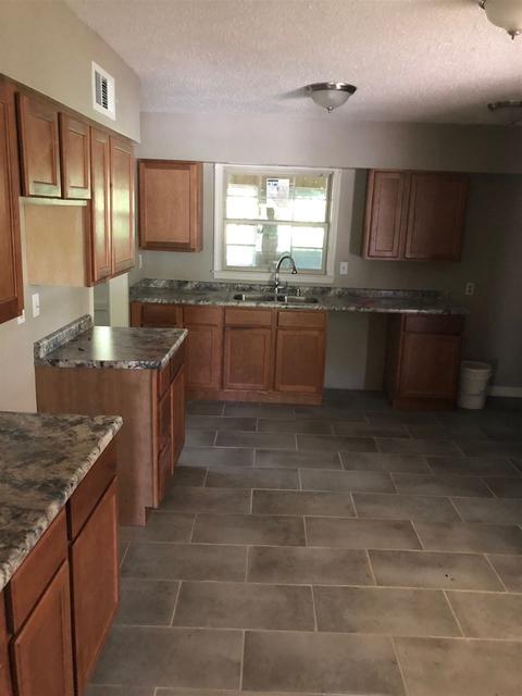 1622 E Raines Rd, Memphis, TN 38116 photo 5